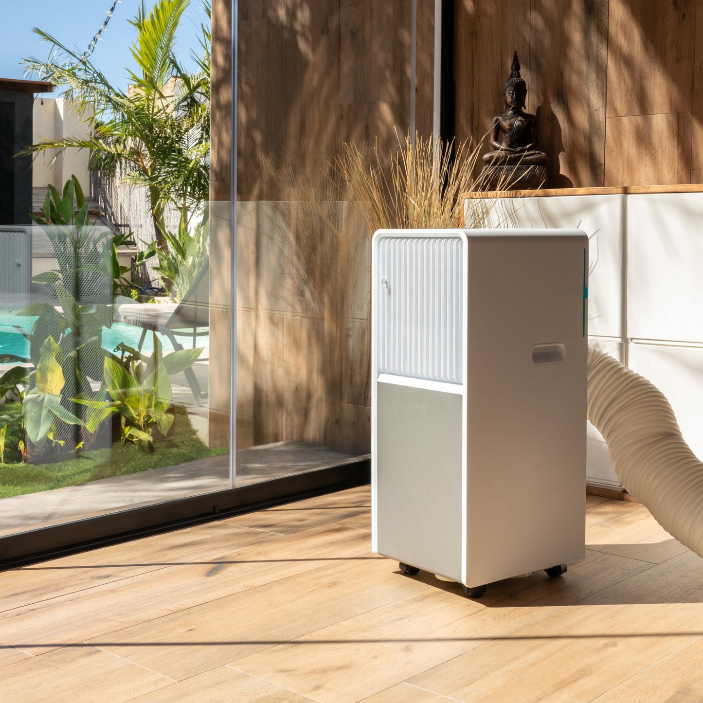 Cecotec Aire Acondicionado Portátil con Mando y Bomba de Calor ForceClima 9450 Style Heating, 9000 BTU, Pantalla LED, 5 Modos, 2 Velocidades, Deshumidificador, Temporizador, 16 m², Blanco
